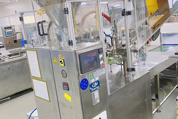 Tube filling&sealing machine