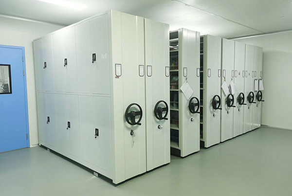 Sample retention room